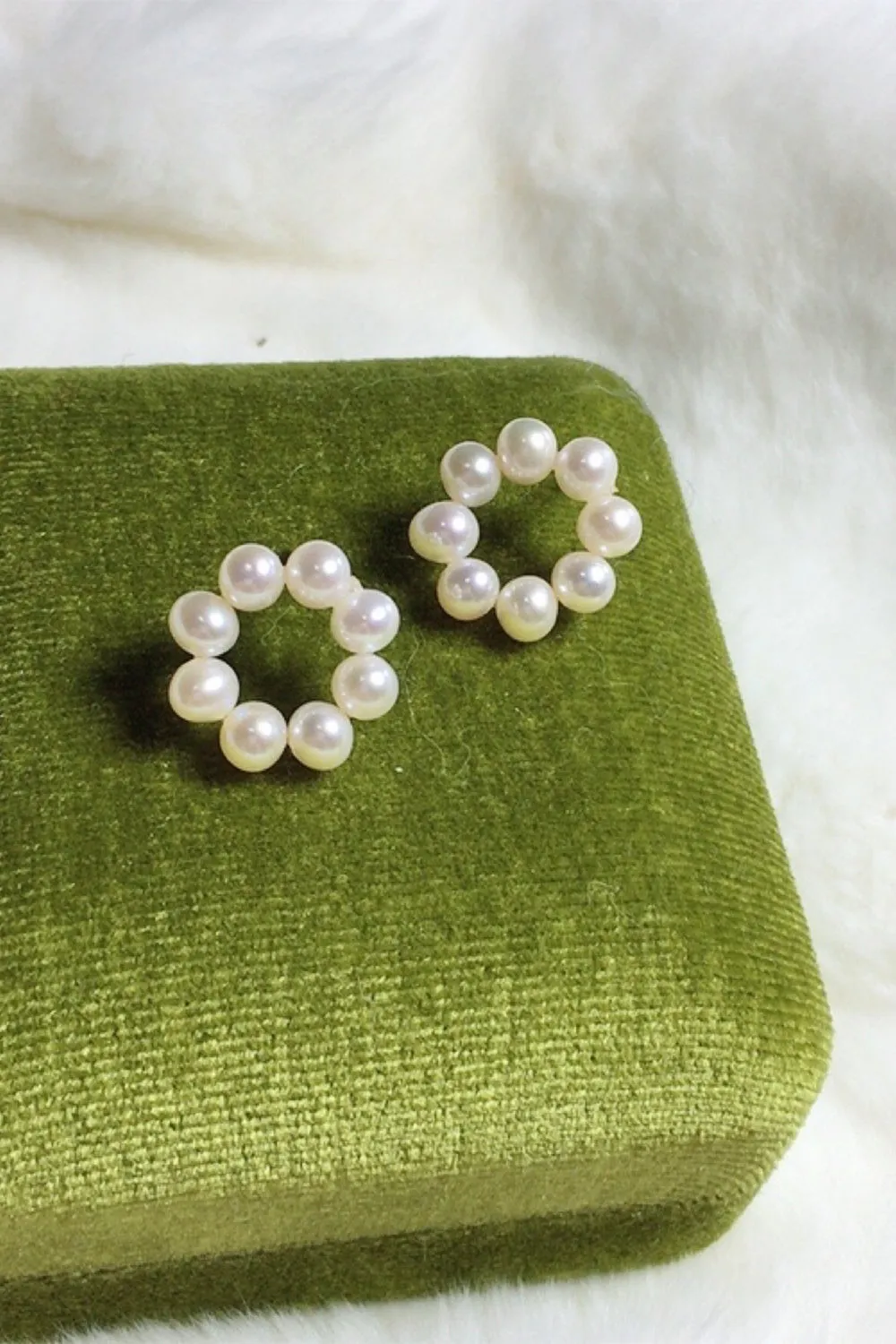 Pearl White Ear Stud sold by Zapaka product image thumbnail 4