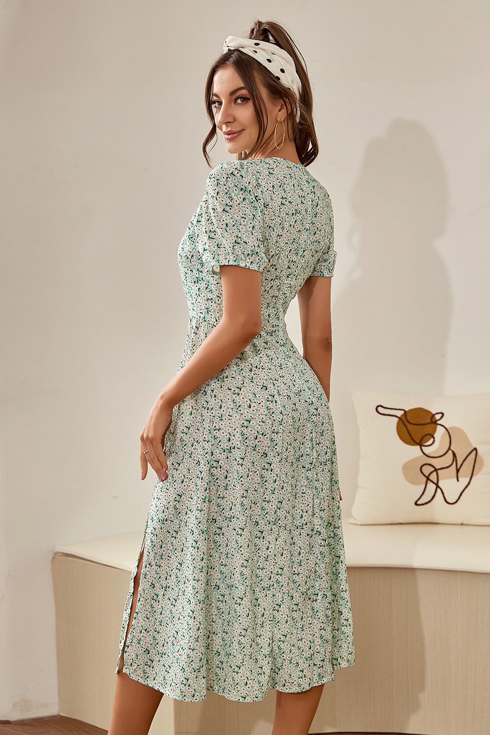 Floral Light Green 1950s Vintage Dress with Sleeves sold by Zapaka product image thumbnail 2