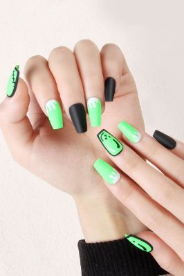Black Green 24 Pcs Press On Nails False Nail Short Full Cover Fake Nails with Glue sold by Zapaka