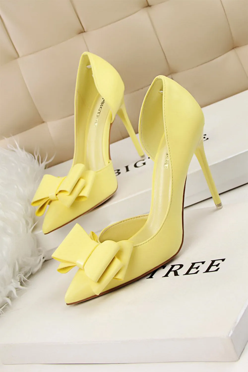 Sweet Bow Pointed Side Hollow High Heels sold by Zapaka product image thumbnail 5