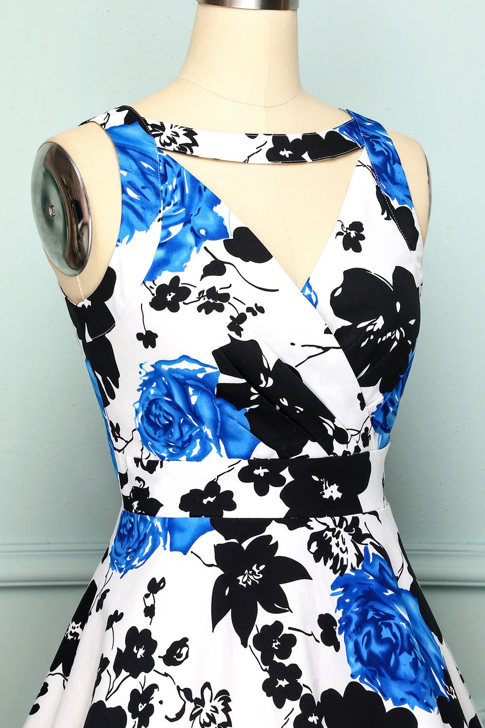 1950s V Neck Floral sold by Zapaka product image thumbnail 3