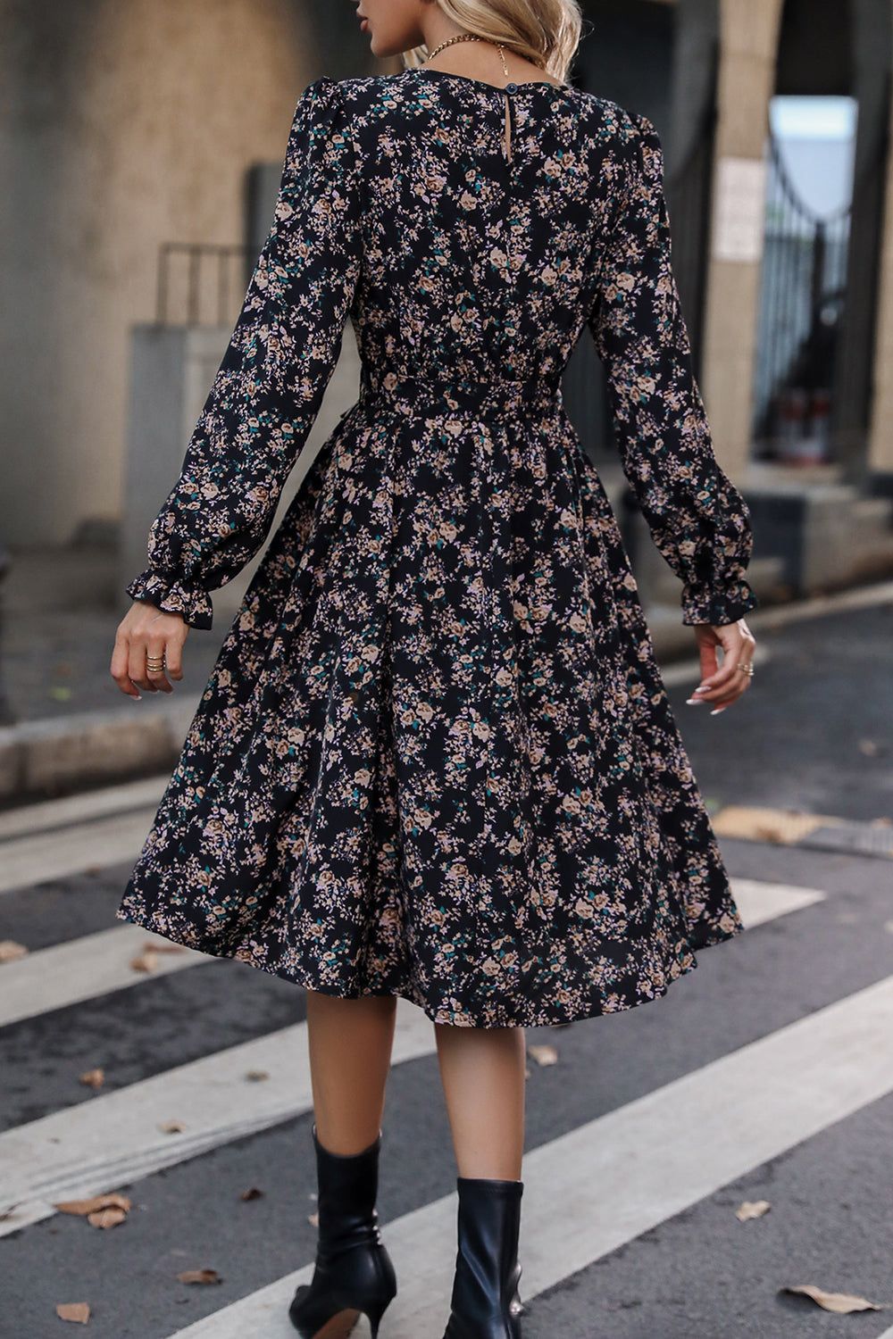 Black Floral Print Long Sleeves Casual Dress sold by Zapaka product image thumbnail 2