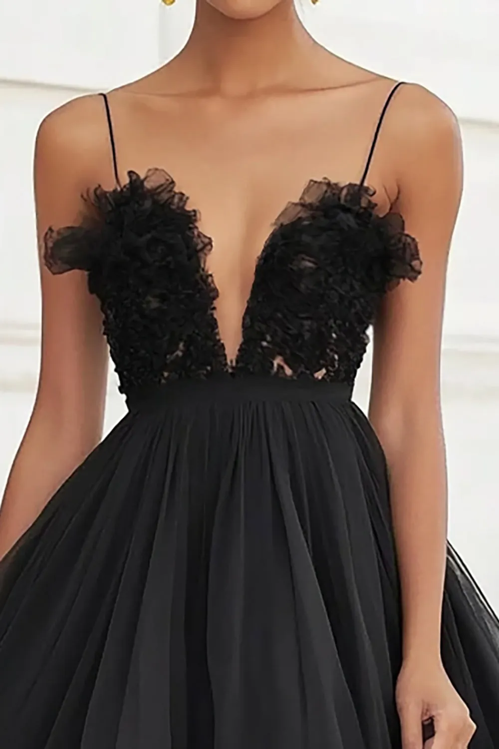 Black Ruffled Tulle Spaghetti Straps Short Cocktail Dress sold by Zapaka product image thumbnail 2