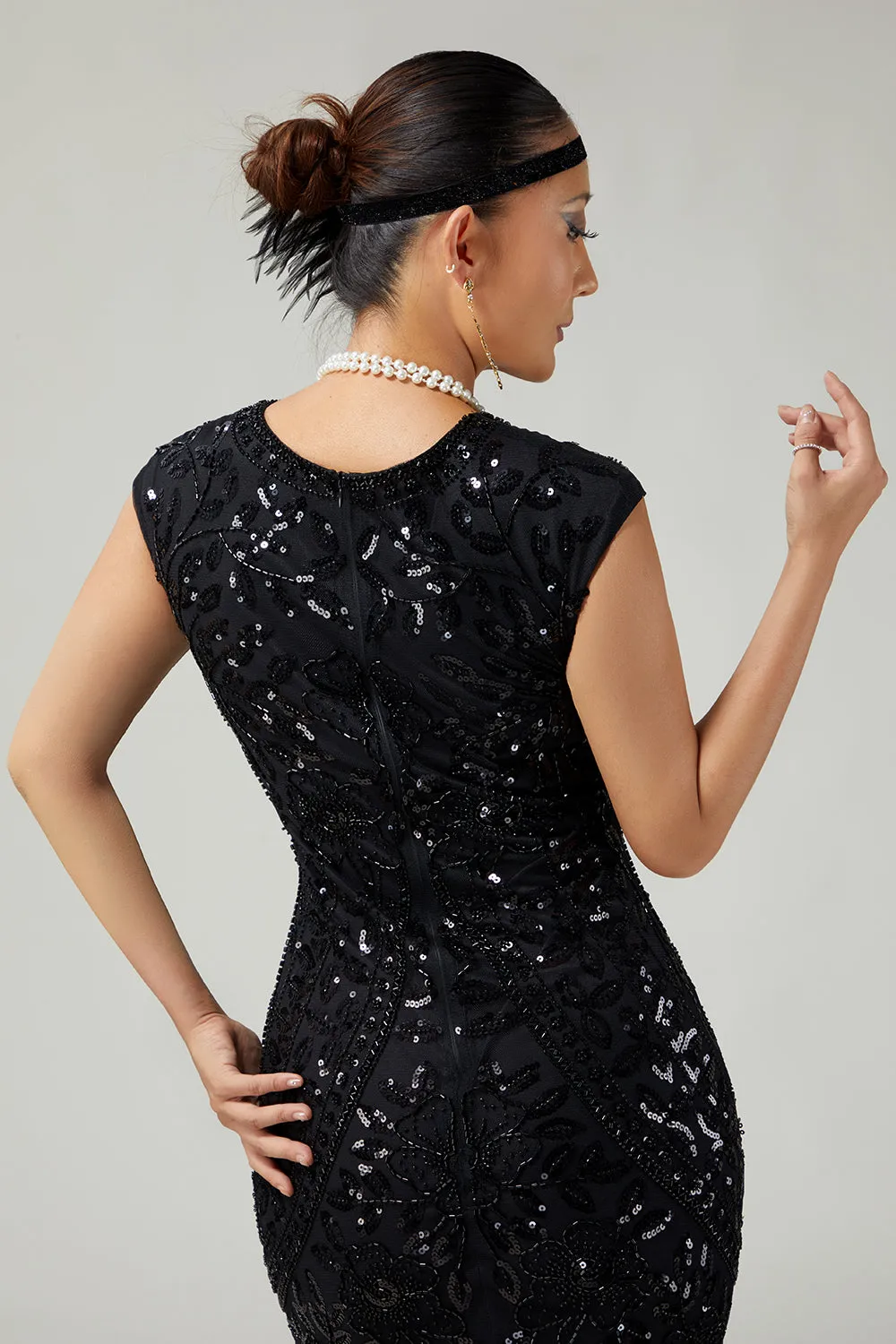 Black Bodycon Sequins Fringed 1920s Dress With 5-Piece Accessories Set sold by Zapaka product image thumbnail 5