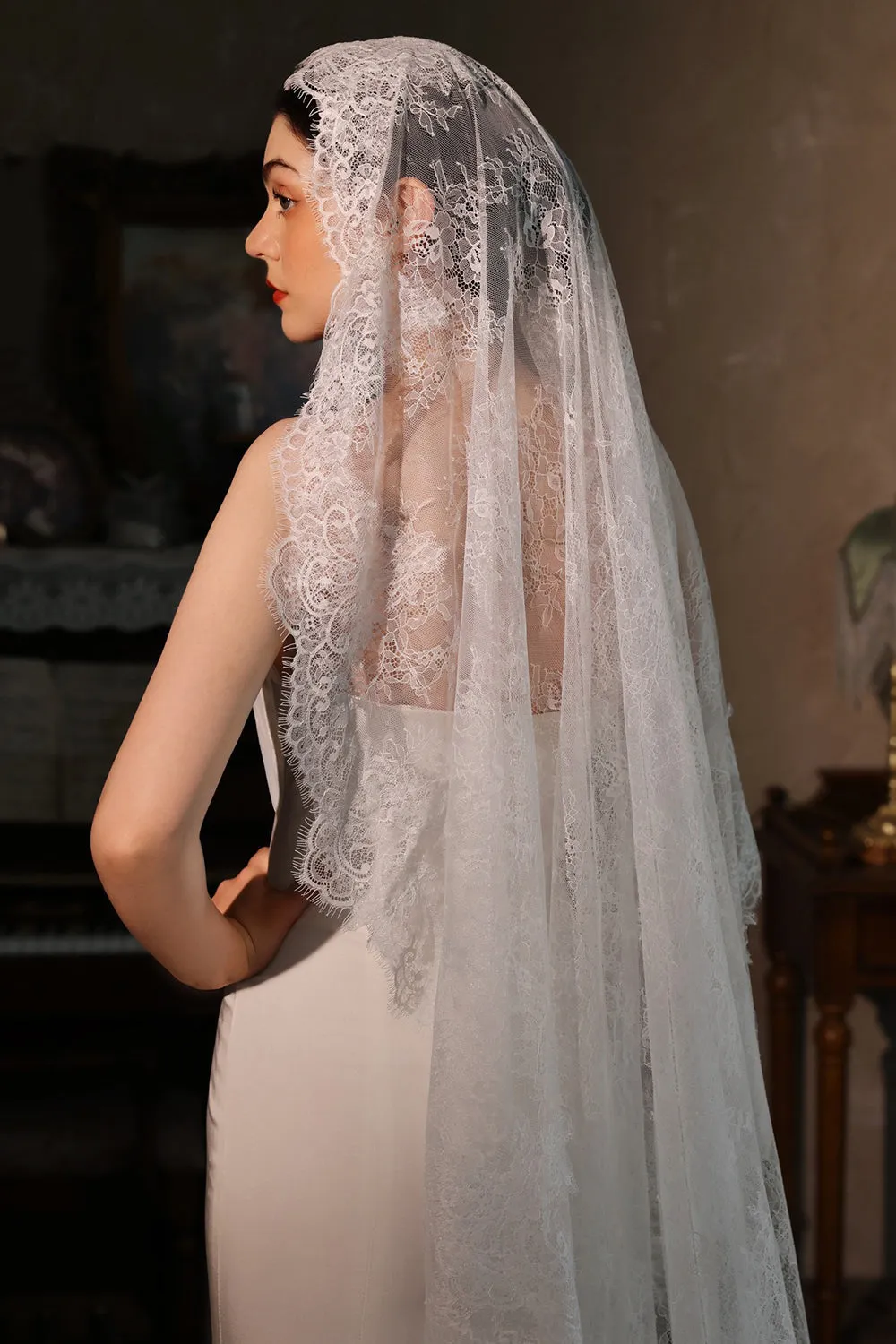 One Tier Ivory Long Lace Wedding Veil sold by Zapaka product image thumbnail 4
