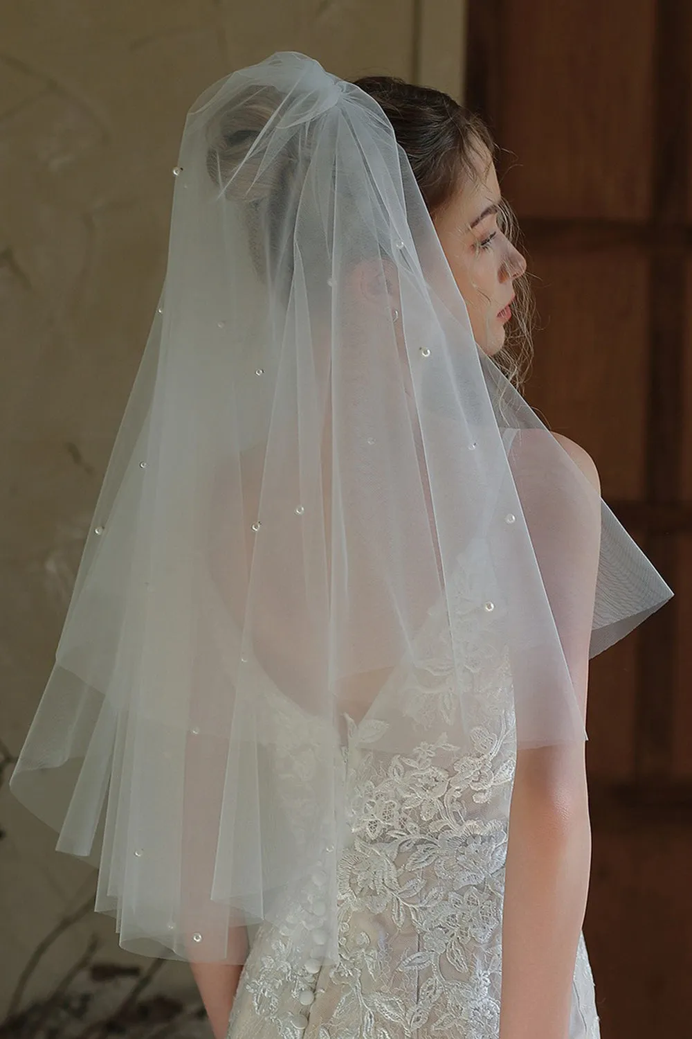 Short Ivory Tulle Bridal Veil with Pearls sold by Zapaka product image thumbnail 2