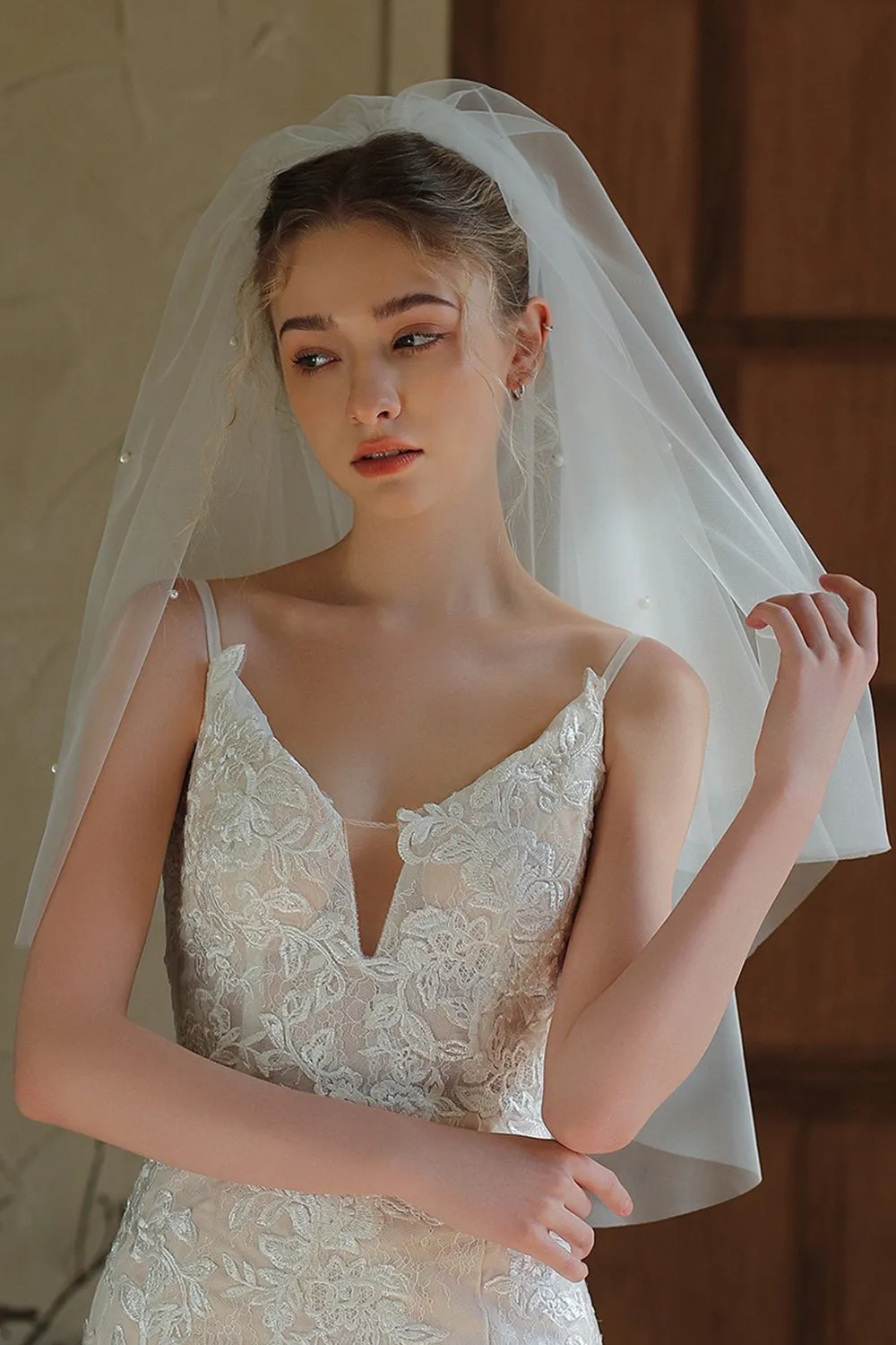 Short Ivory Tulle Bridal Veil with Pearls sold by Zapaka product image thumbnail 3