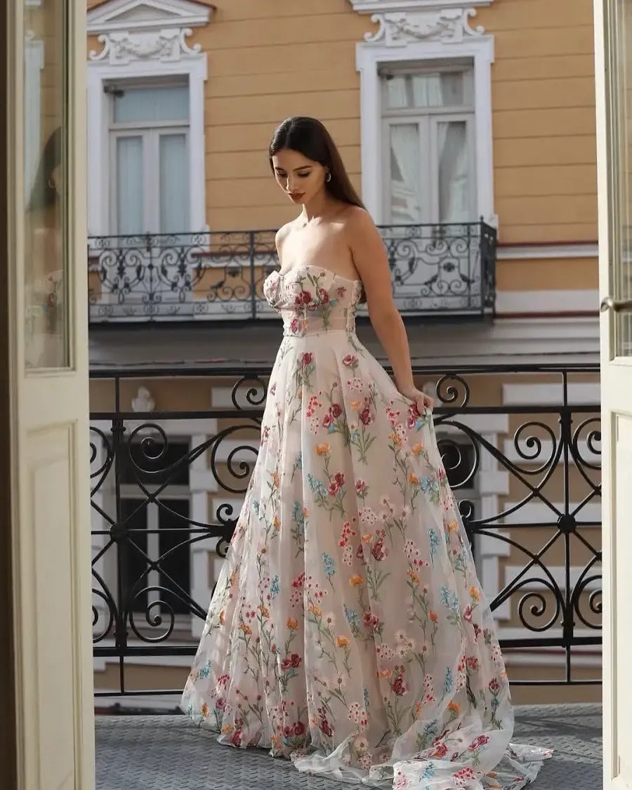 Tulle Strapless Sweep Train Ivory Long Wedding Dress with Embroidery-App sold by Zapaka product image thumbnail 3