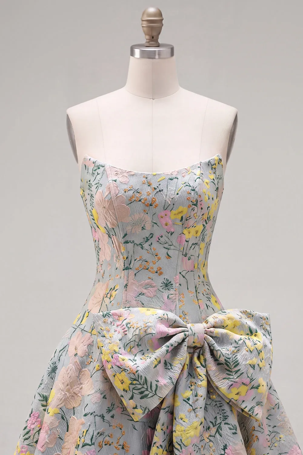Strapless A-Line Grey Floral Jacquard Short Homecoming Dress with Bow sold by Zapaka product image thumbnail 5
