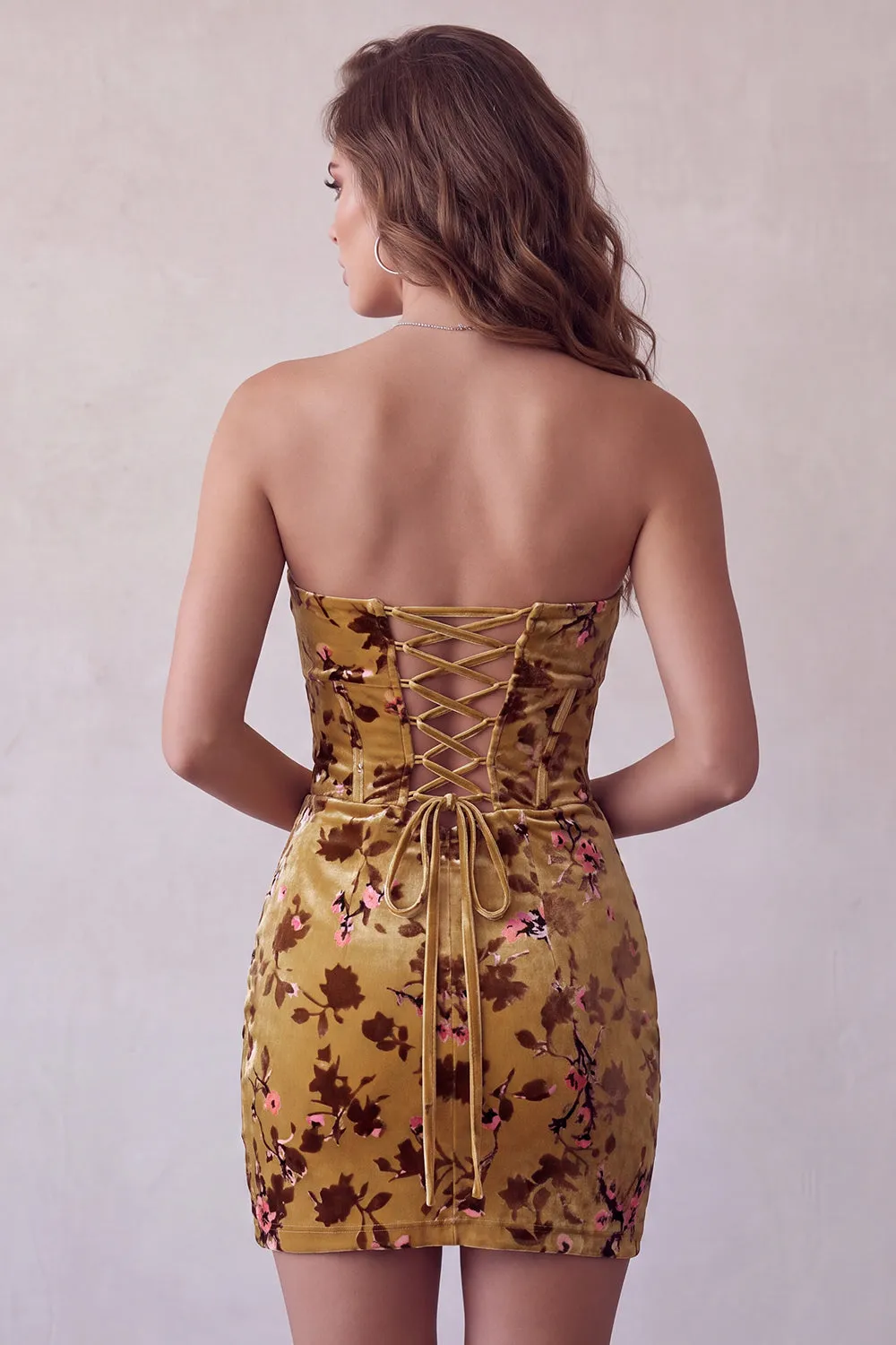 Ginger Yellow Corset Bodycon Strapless Keyhole Velvet Short Homecoming Dress sold by Zapaka product image thumbnail 2