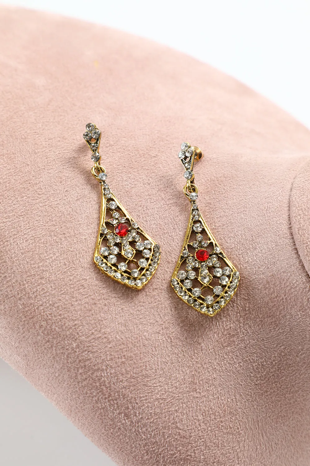 1920s Flapper Black Golden Five Pieces Accessories Set sold by Zapaka product image thumbnail 5