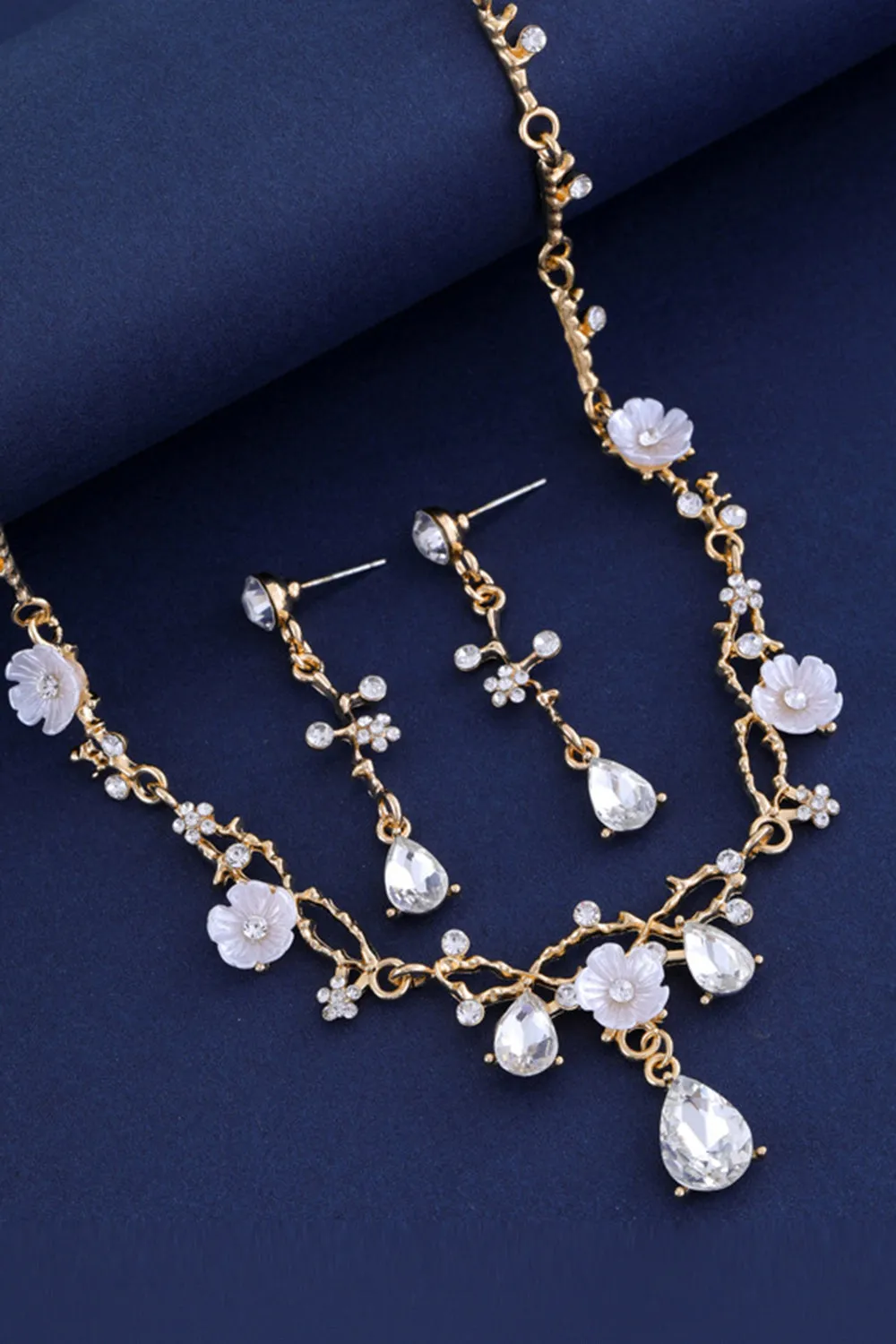 Golden Bridal Necklace Earring Set For Wedding sold by Zapaka product image thumbnail 2