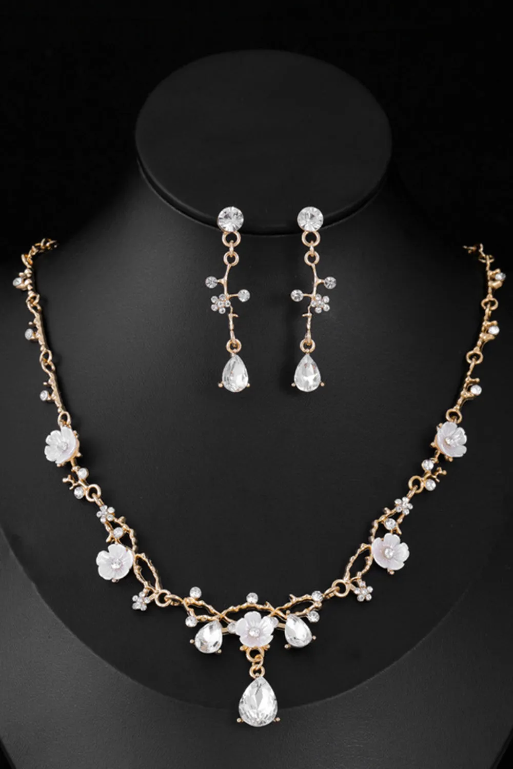 Golden Bridal Necklace Earring Set For Wedding sold by Zapaka product image thumbnail 3