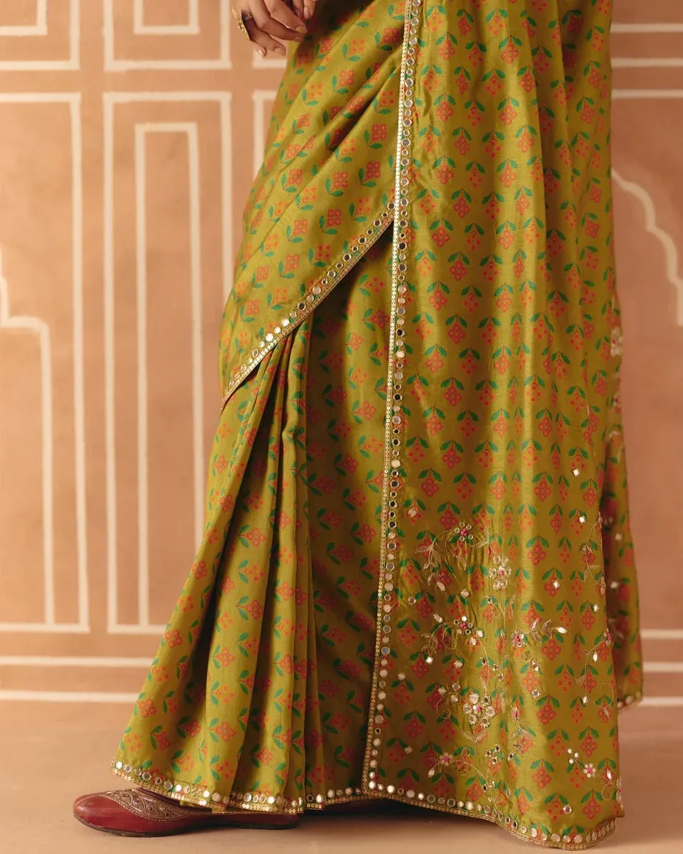 Parrot Green Saree sold by Market product image thumbnail 3