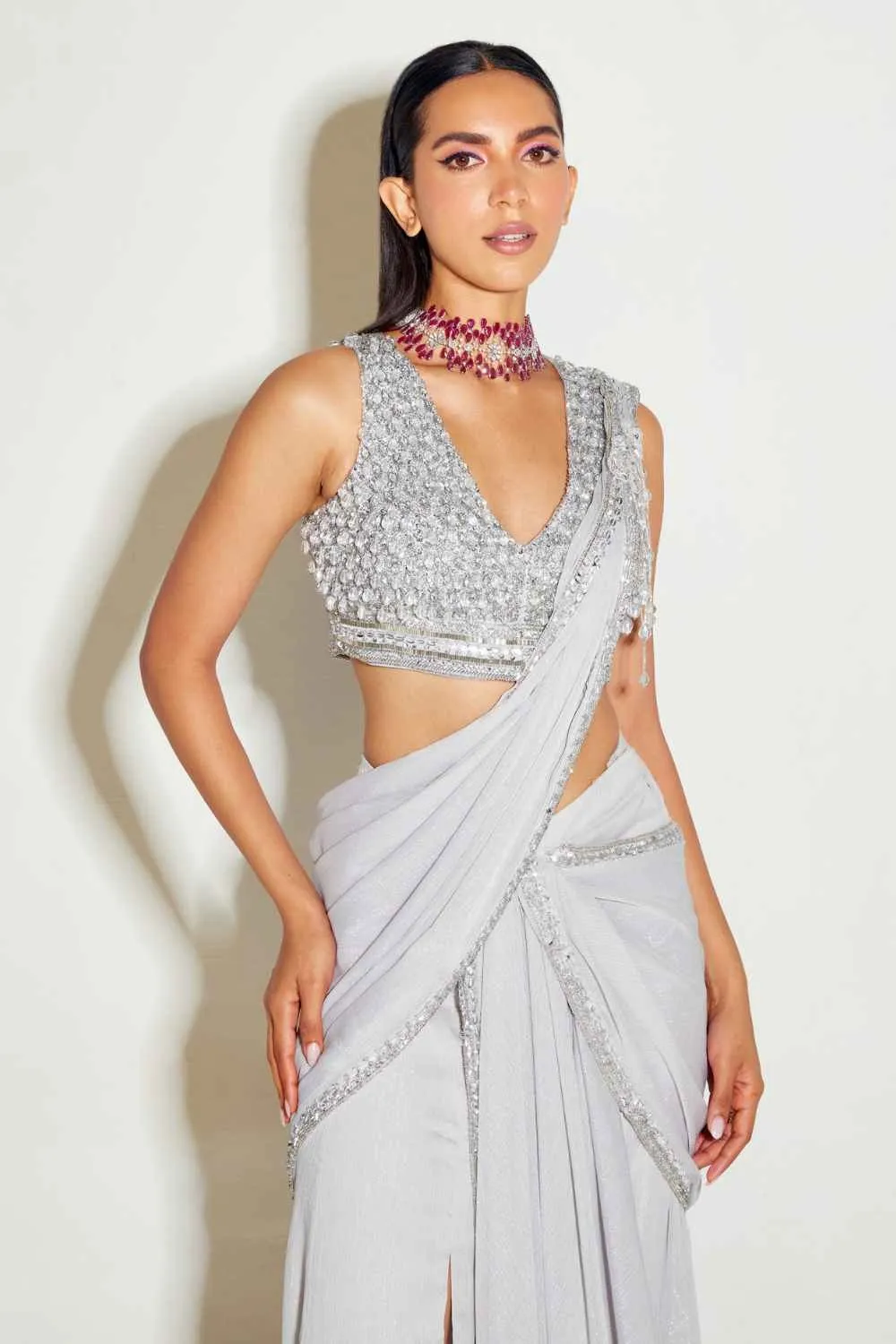 Grey Slit Saree sold by Market product image thumbnail 3