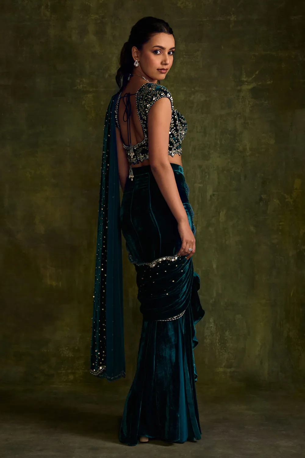Turquoise Velvet Pre-Draped Saree sold by Market product image thumbnail 2