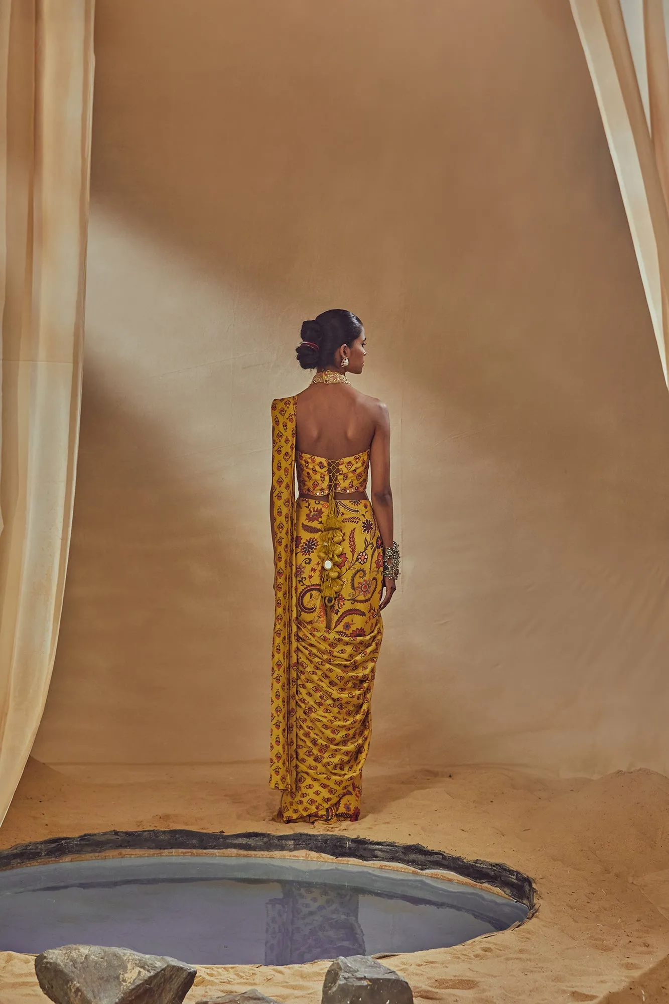 Yellow Printed Pre Stitched Saree sold by Market product image thumbnail 4