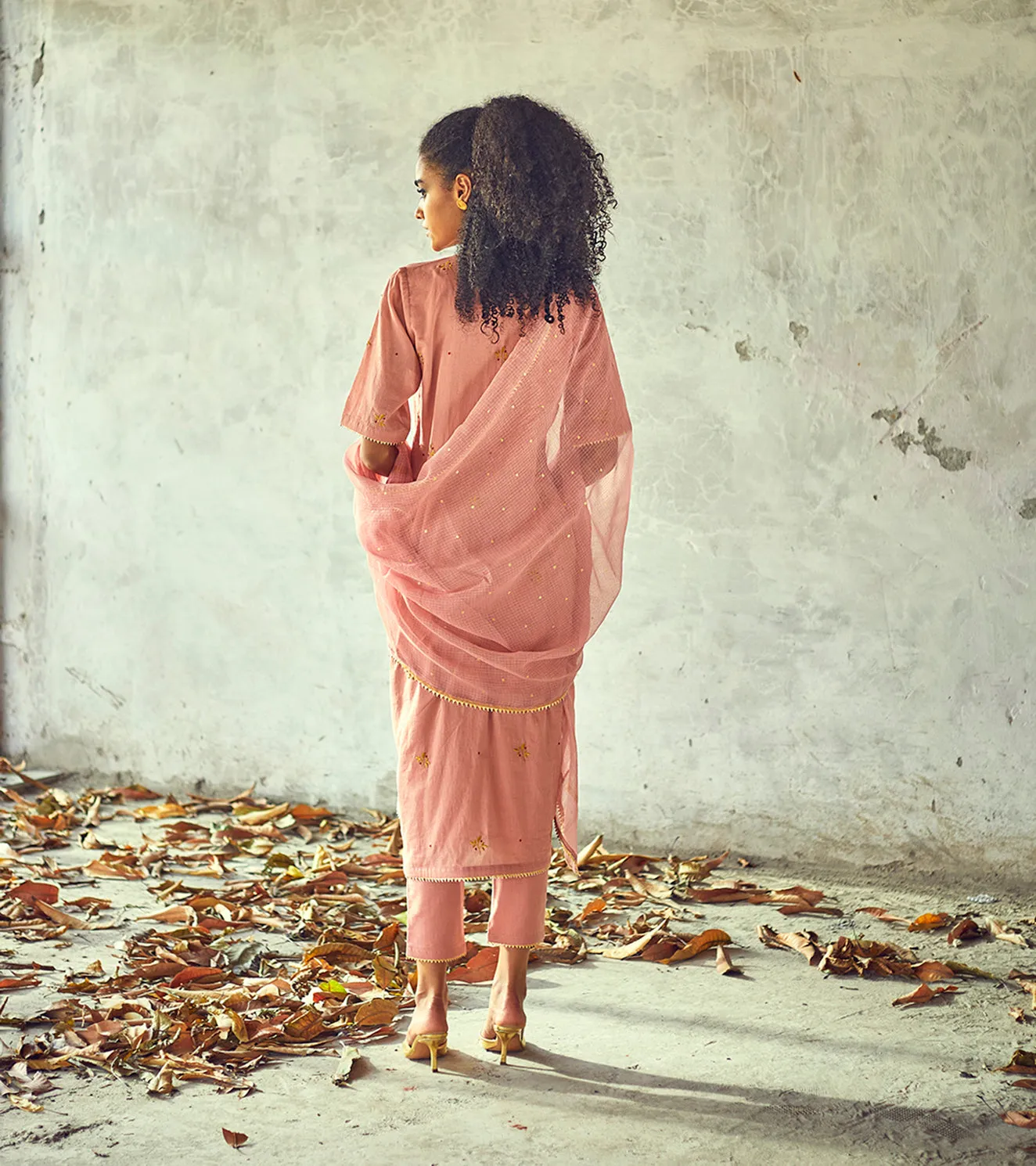 Kamal Poshak Set sold by Market product image thumbnail 5