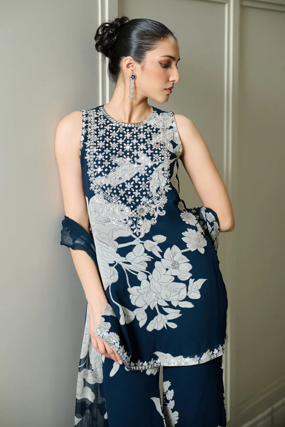 Blue Floral Print Straight Kurta and Pants Set sold by Market product image thumbnail 2