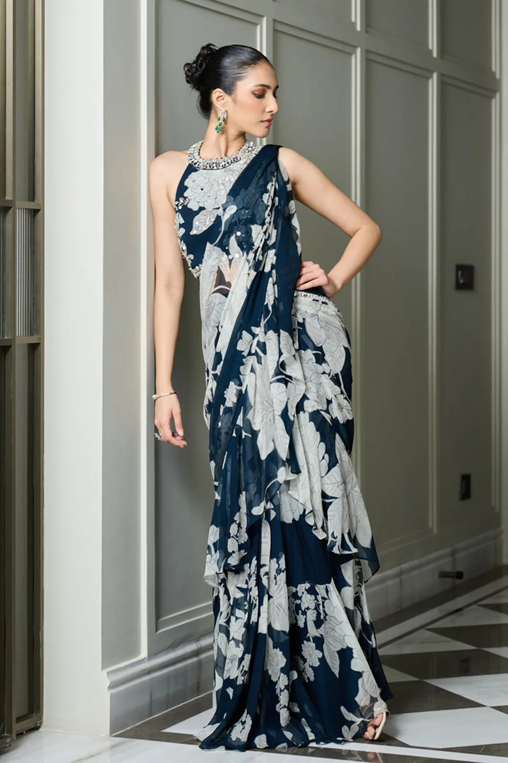 Blue Floral Print Saree sold by Market product image thumbnail 3