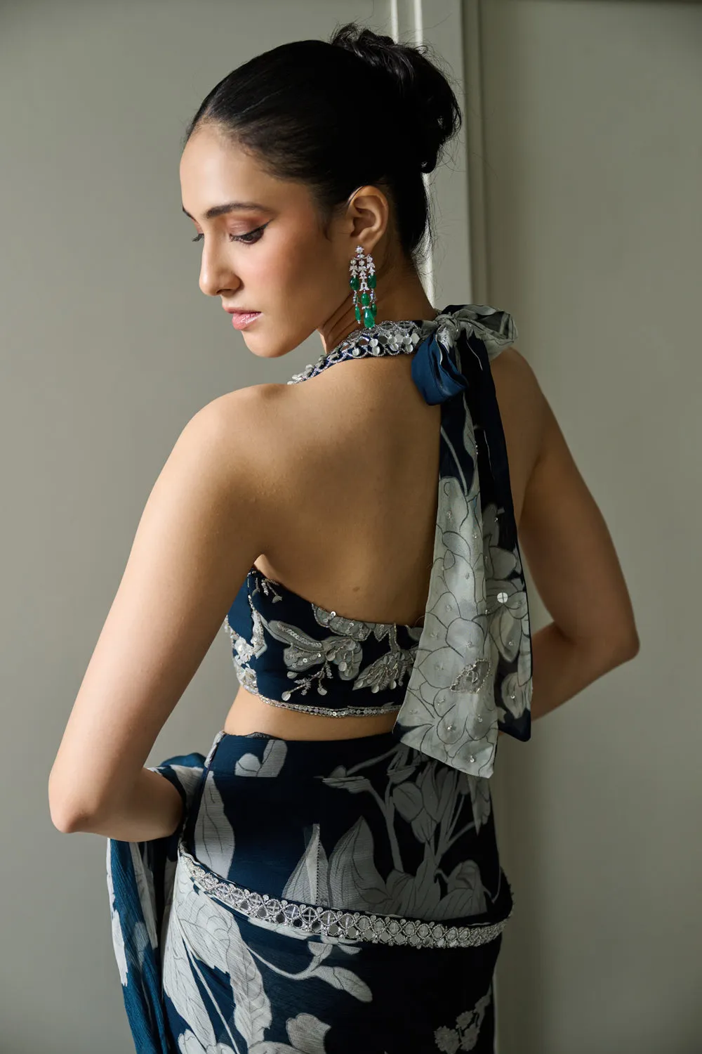 Blue Floral Print Saree sold by Market product image thumbnail 4