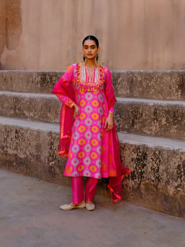 Suhana Kurta Set made by Market