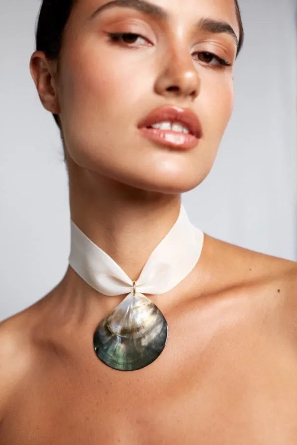 Golden Shell Necklace sold by Anni Lu product image thumbnail 4