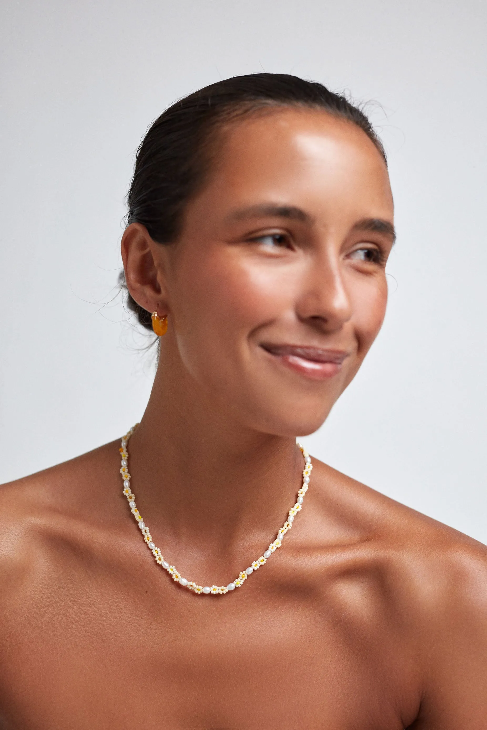 Daisy Flower Necklace sold by Anni Lu product image thumbnail 4