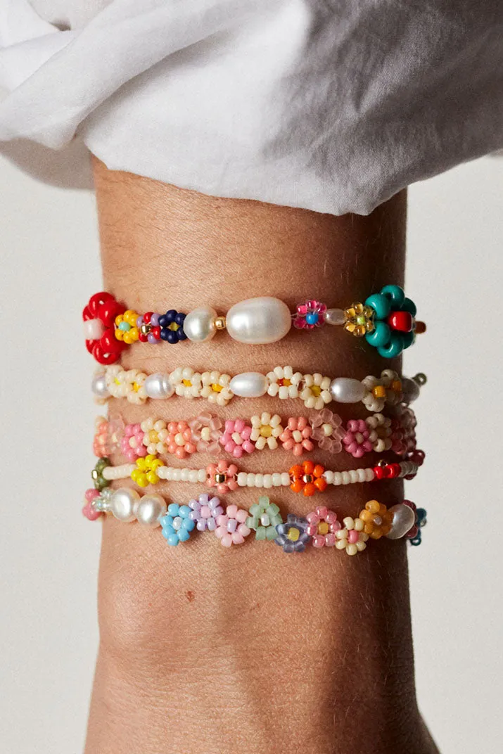 Daisy Flower Bracelet sold by Anni Lu product image thumbnail 3