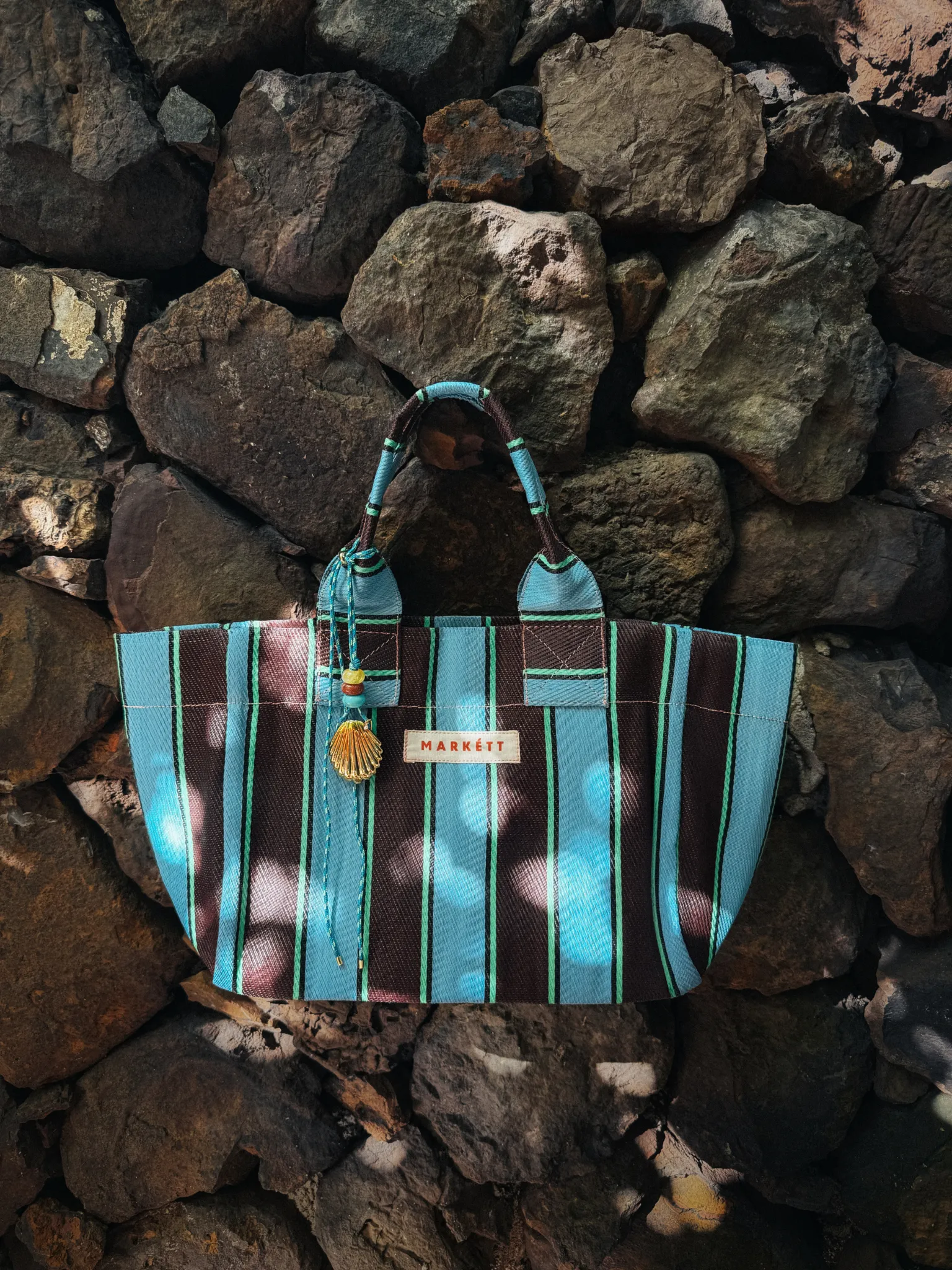 Anni Lu x MARKÉTT Shell Charm / Necklace - Gold / AQUA POP sold by Anni Lu product image thumbnail 2