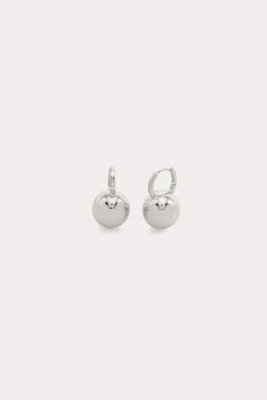 Mino Earrings made by Petit Moments