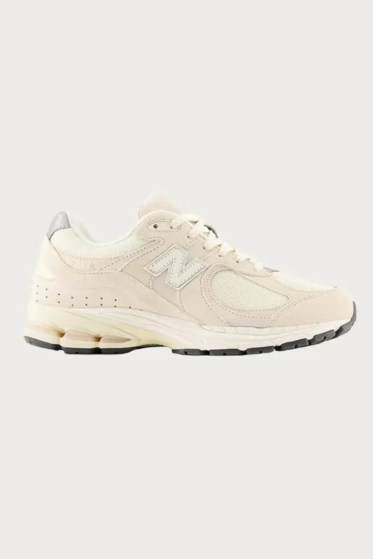 2002R - Calm Taupe/Angora/Silver made by New Balance