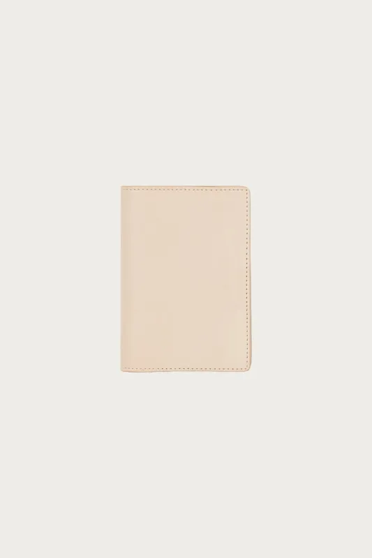 Passport Case - Natural made by Hender Scheme