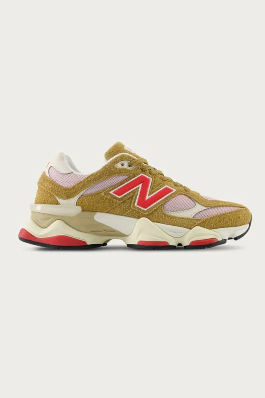 9060 - Beige/Pink made by New Balance