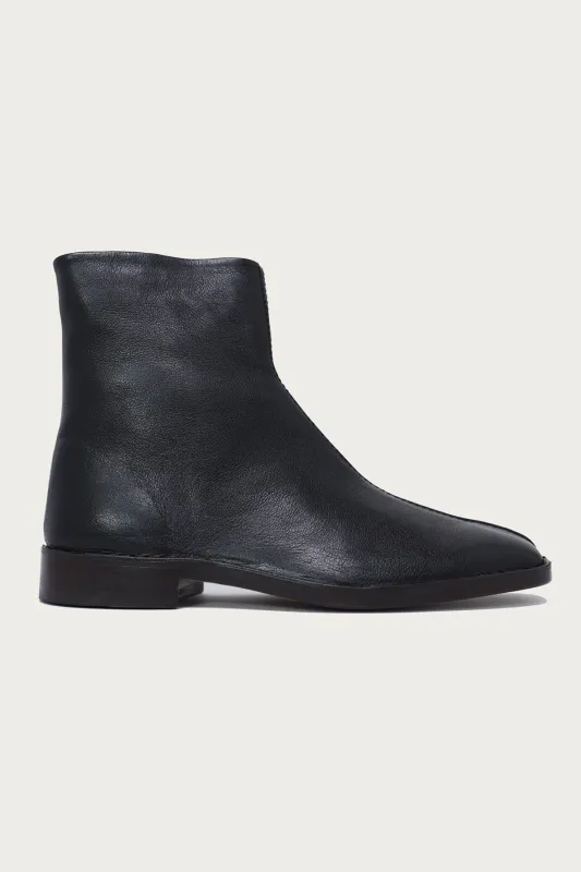 Piped Zipped Boots - Black made by Lemaire