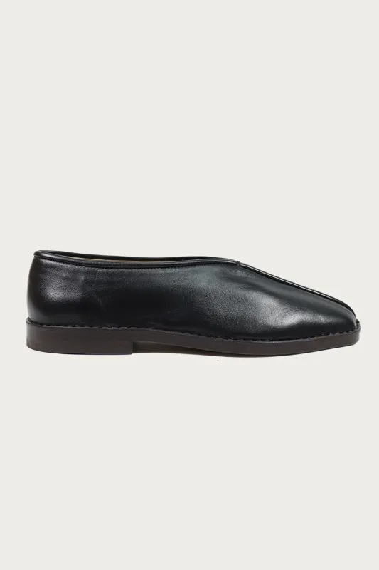 Flat Piped Slippers - Black made by Lemaire