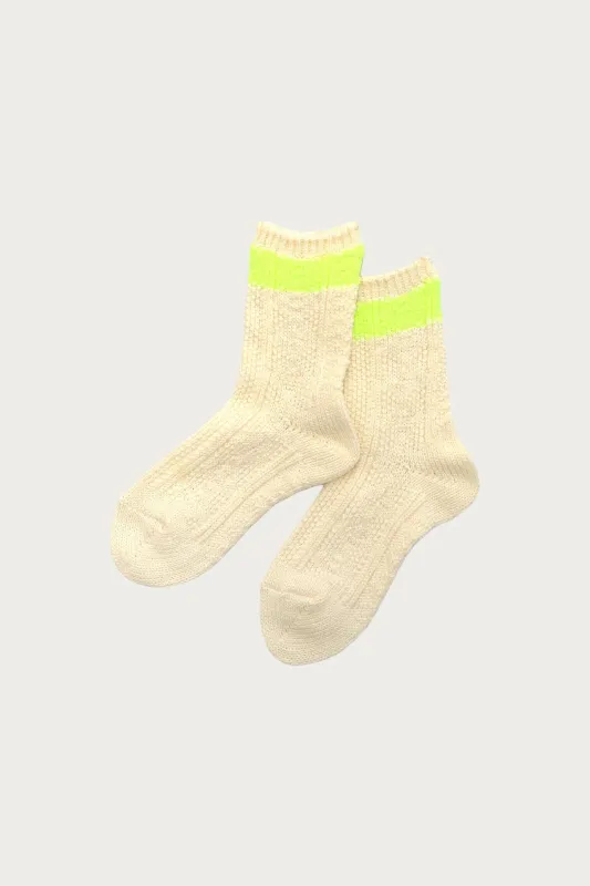 56 Yarns Cable Knit Neon-Line Socks - White made by Kapital
