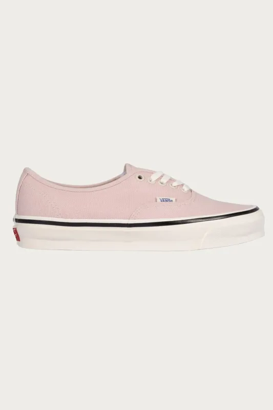 LX Authentic 44 - Duck Canvas Pale Petal Pink made by Vans