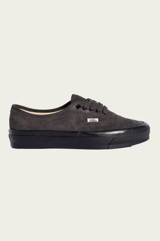 LX Authentic 44 - Hairy Suede Faded Black made by Vans