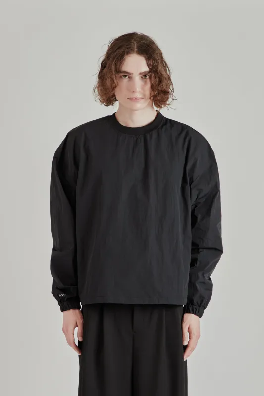 Back-Vent Nylon Crewneck - Black made by Estudio Niksen