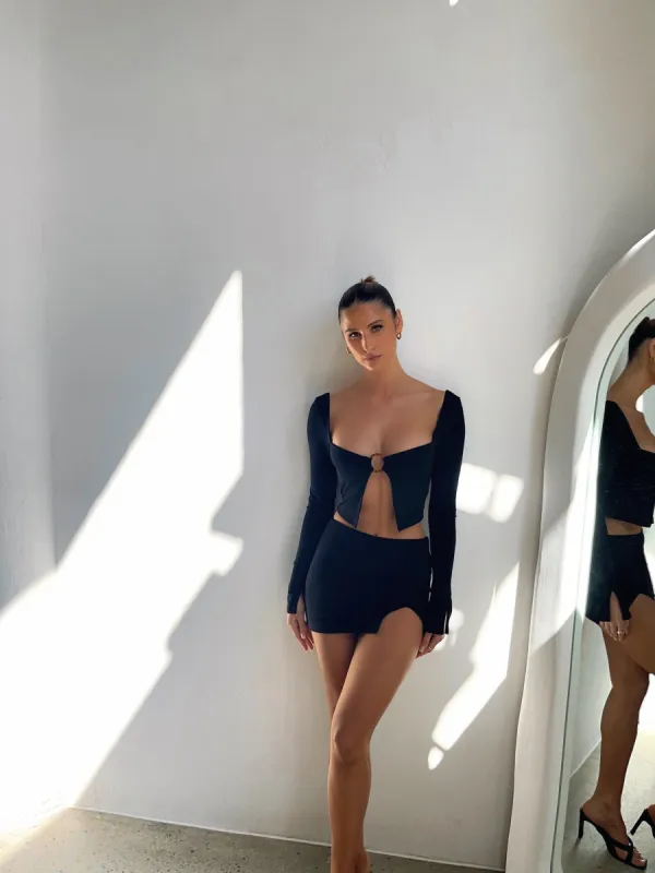 VEE CROP TOP BLACK - OUTCAST EXCLUSIVES sold by Outcast Clothing