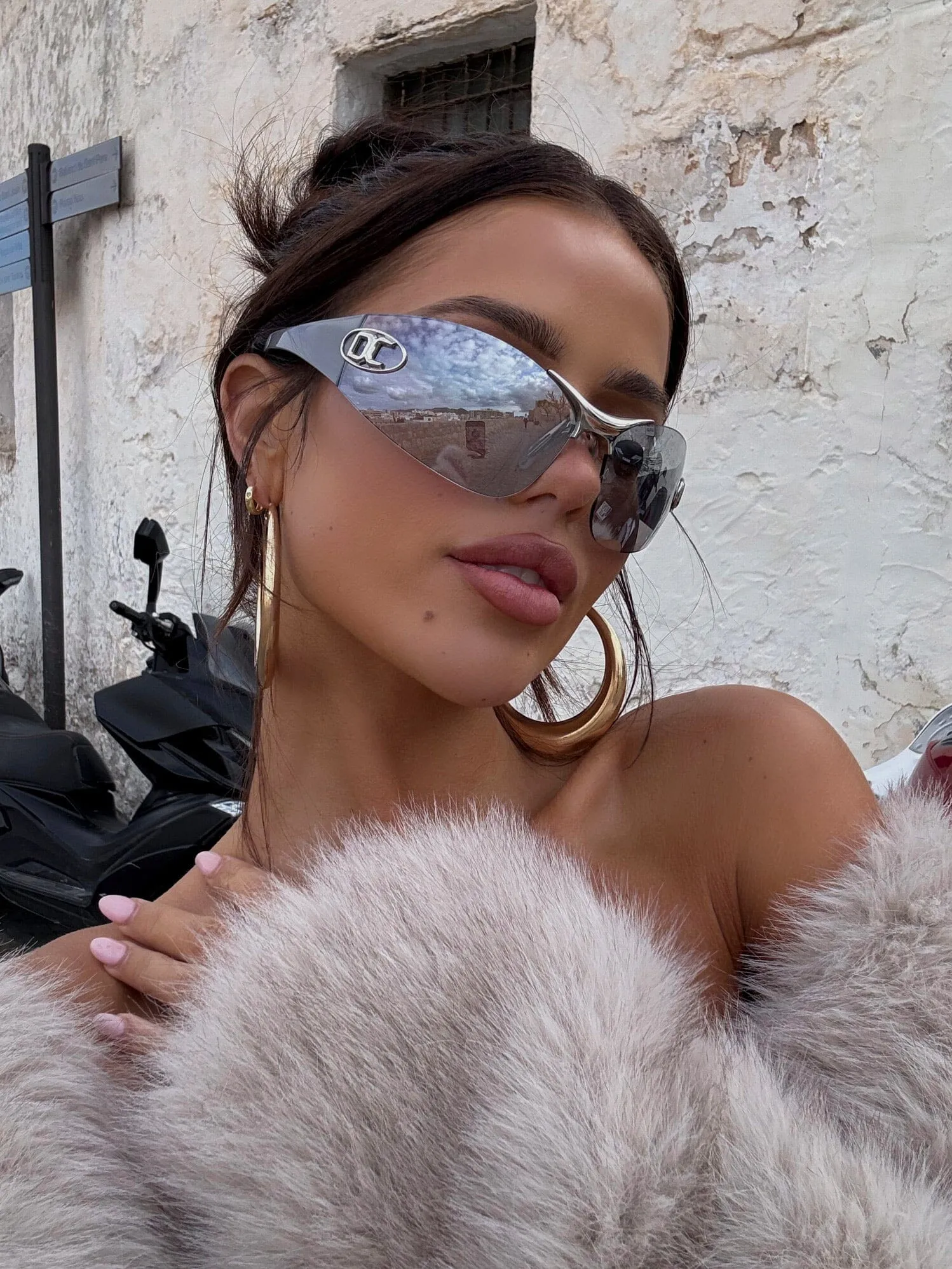 SIGNATURE FRAMELESS SUNGLASSES SILVER sold by Outcast Clothing product image thumbnail 2