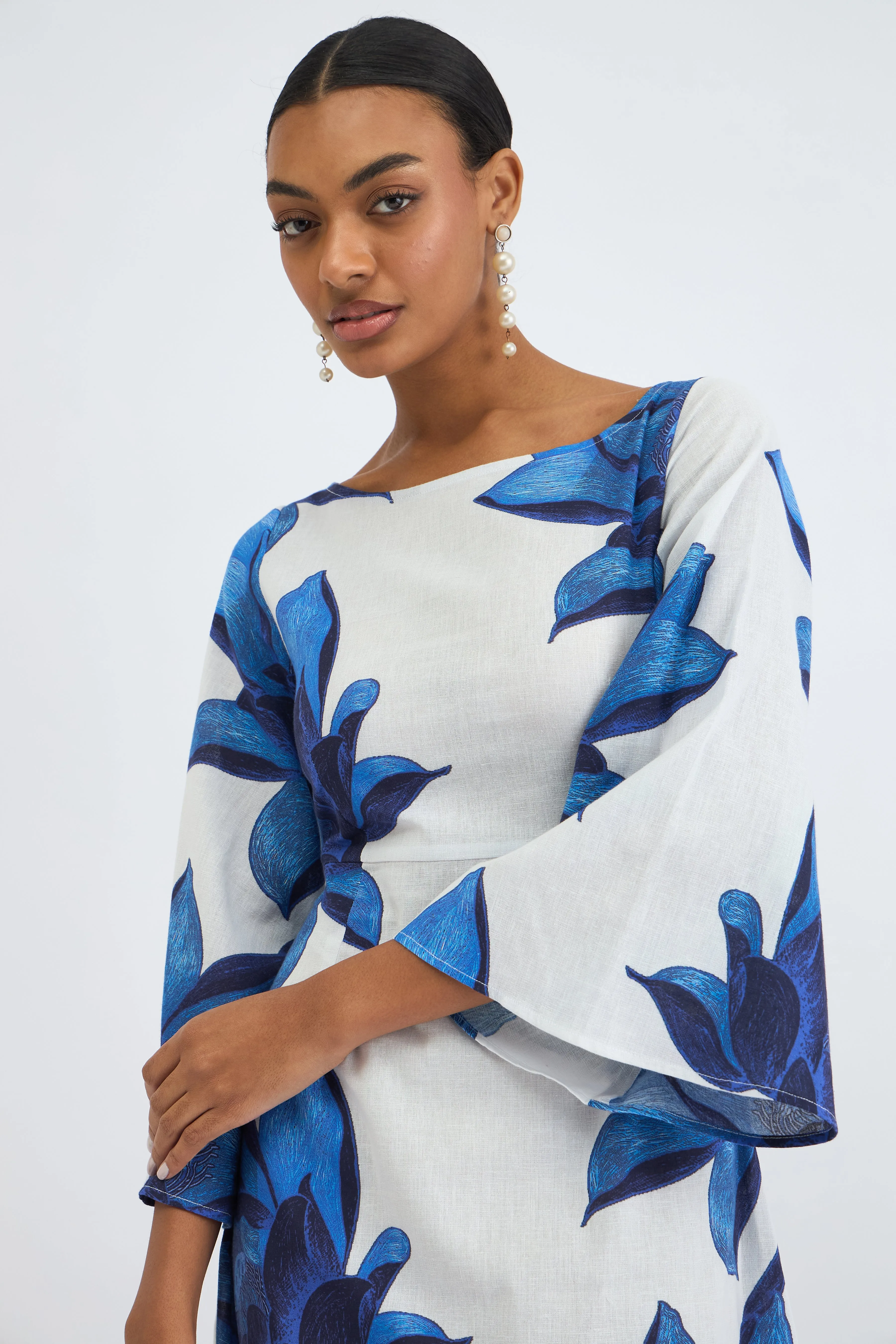 1055 Camelia sold by Beyond by Vera product image thumbnail 5