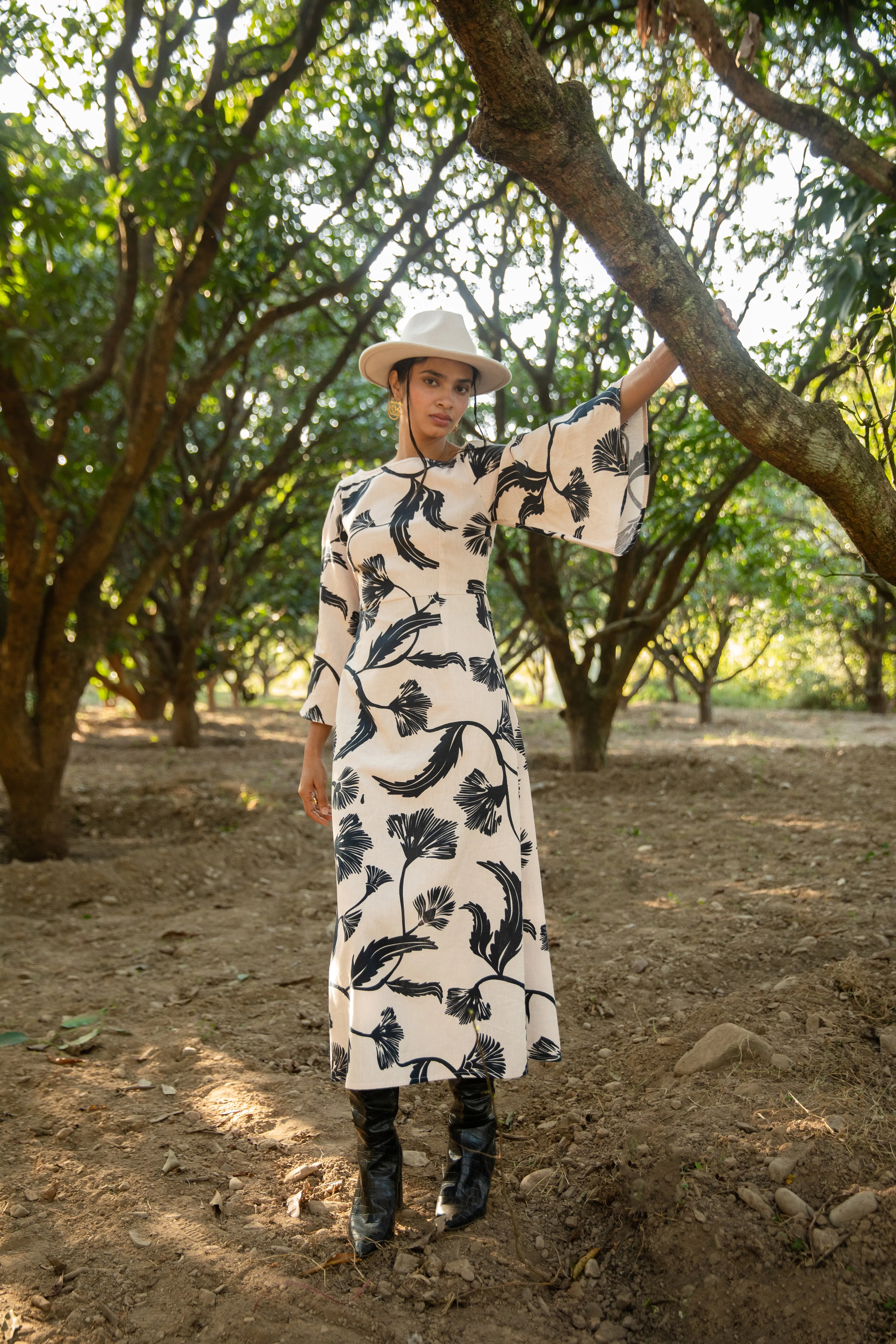 1150 Camelia sold by Beyond by Vera product image thumbnail 4