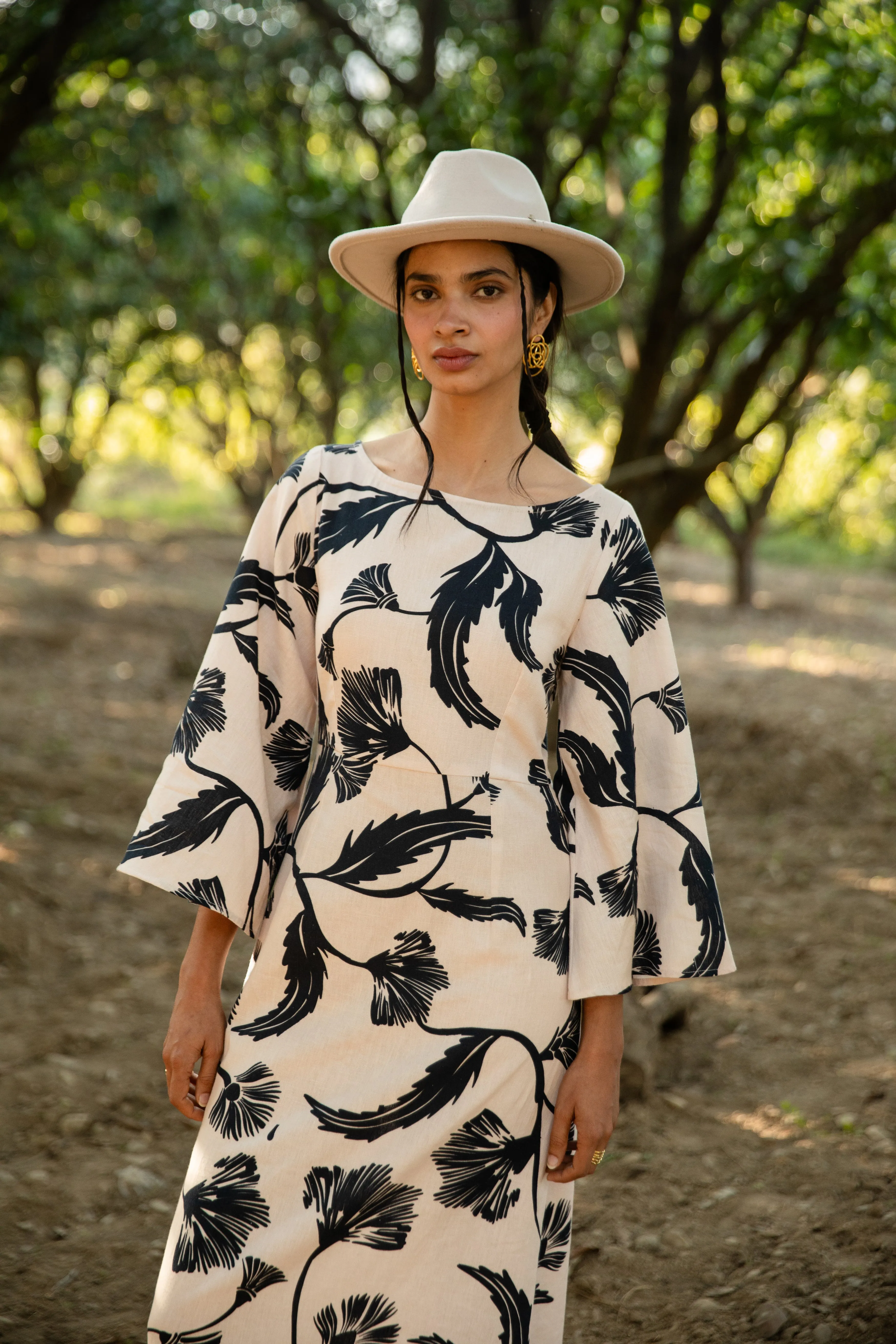 1150 Camelia sold by Beyond by Vera product image thumbnail 2