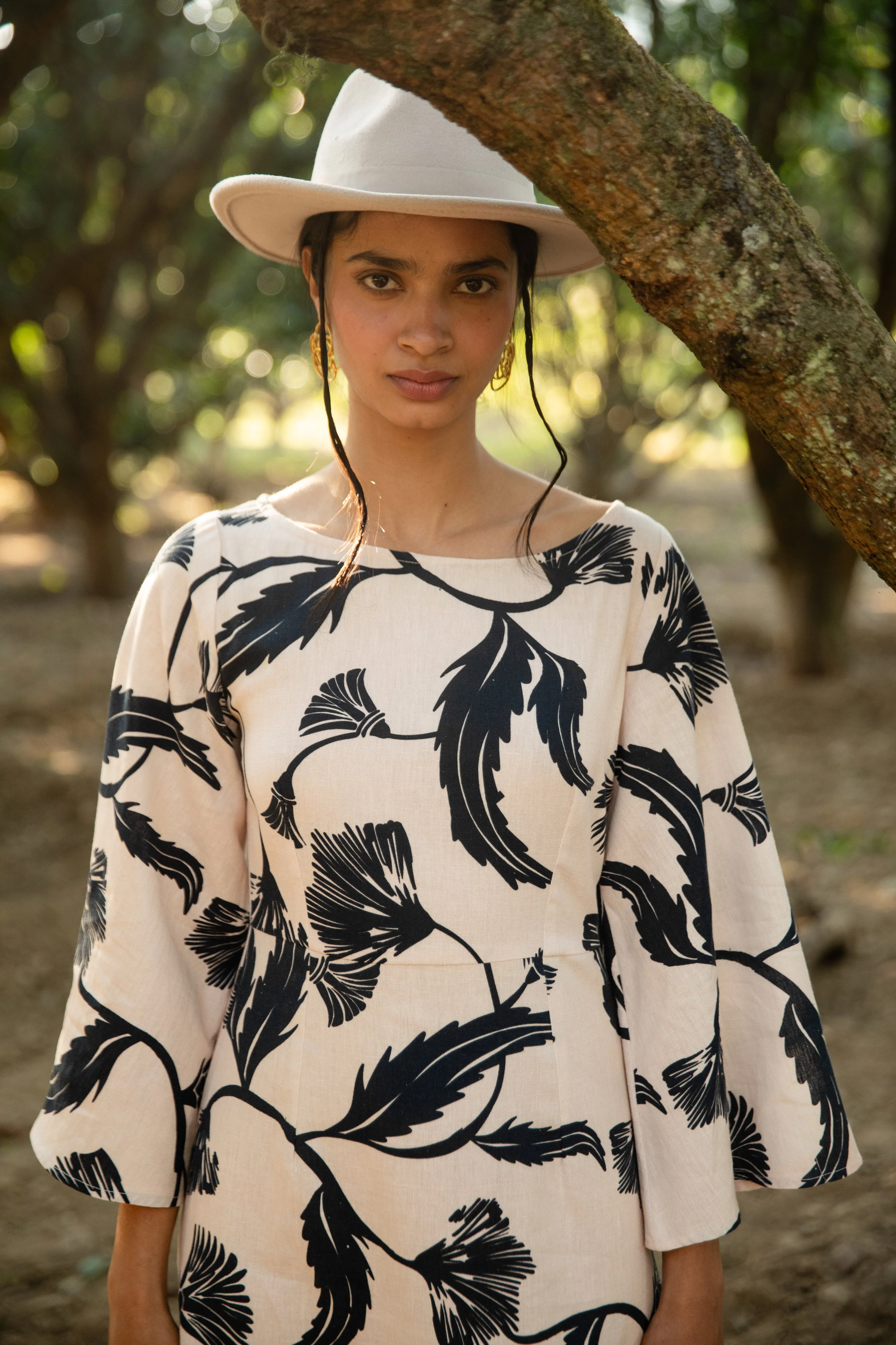 1150 Camelia sold by Beyond by Vera product image thumbnail 3