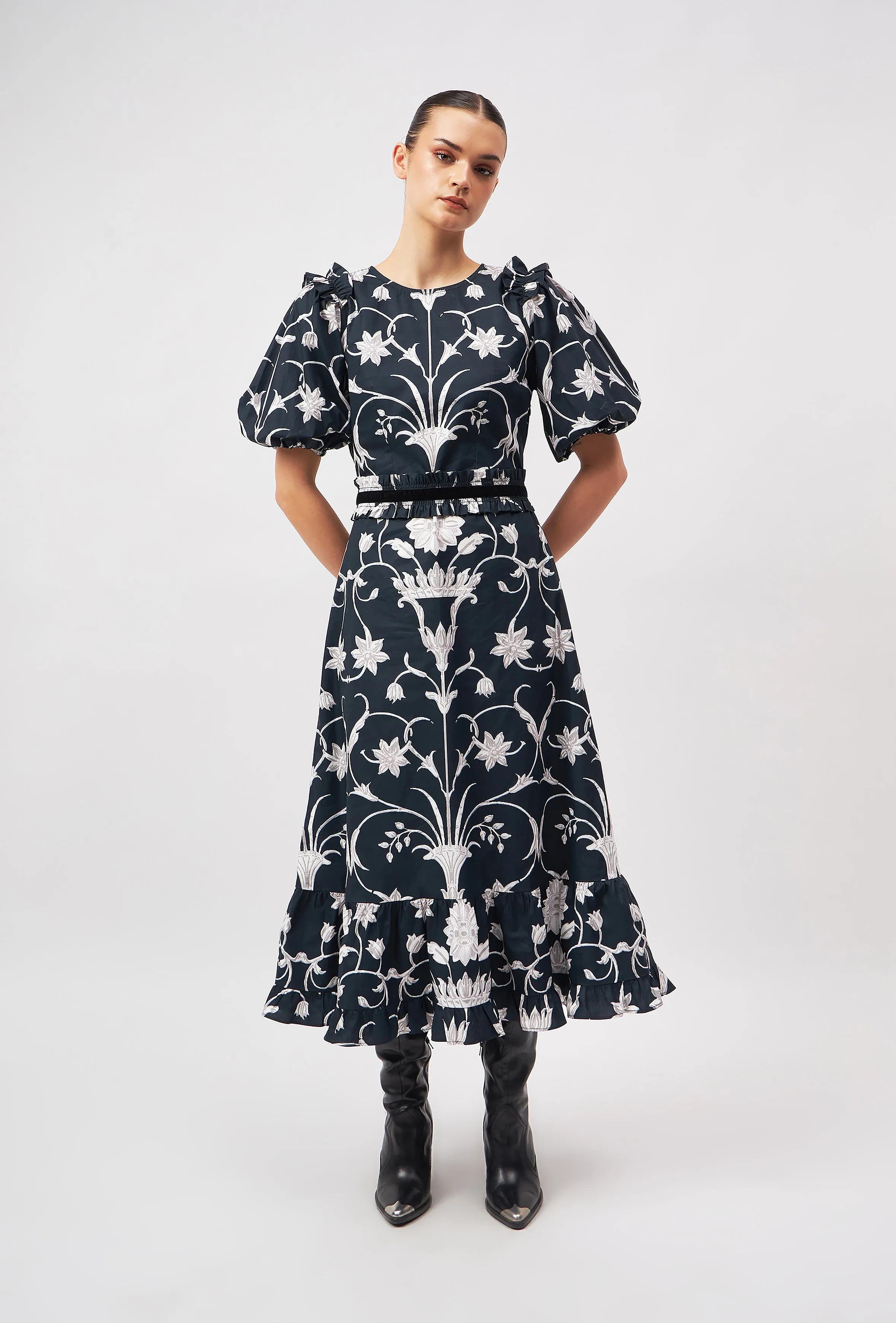 1498 Antonia sold by Beyond by Vera