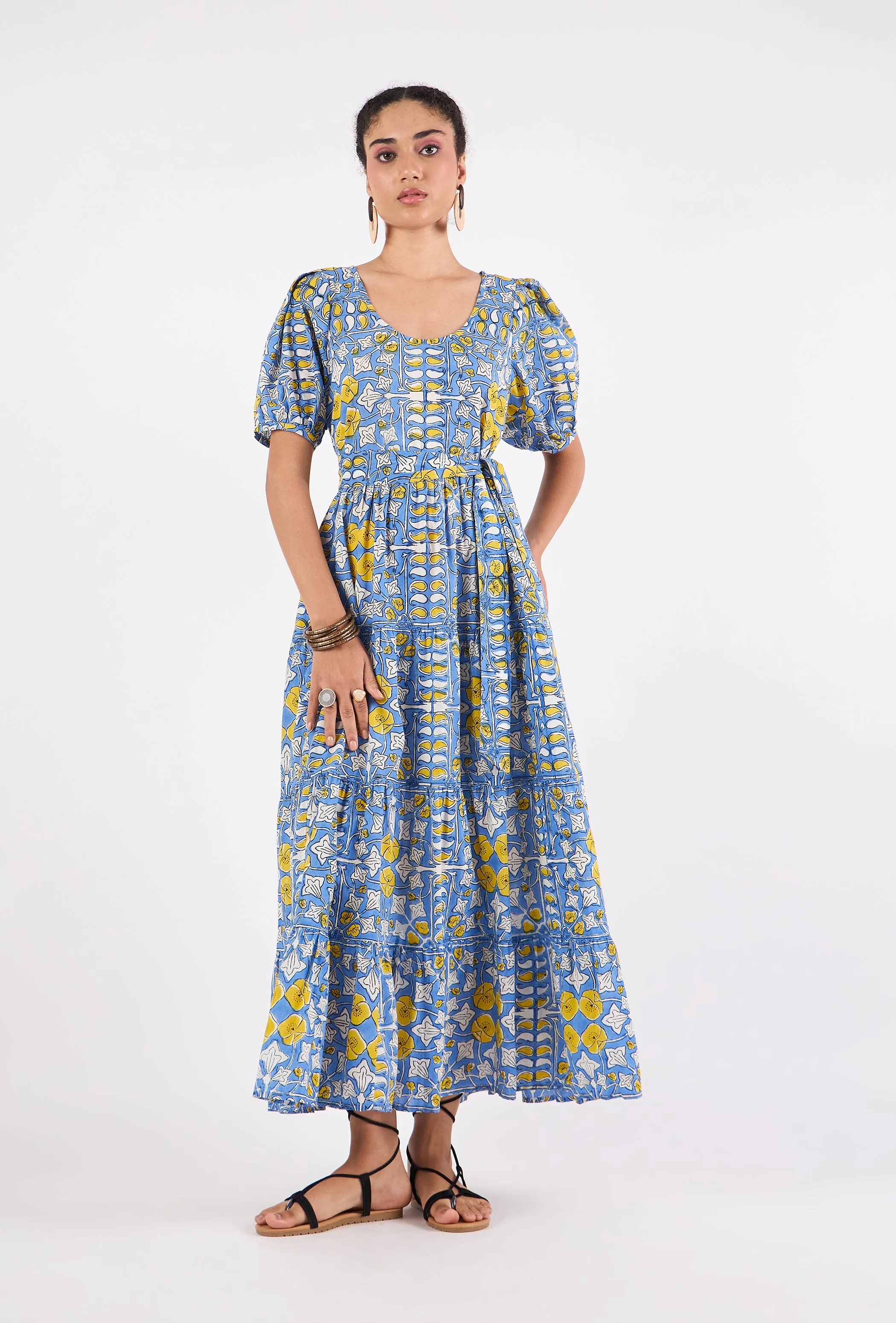 1377 Daisy sold by Beyond by Vera