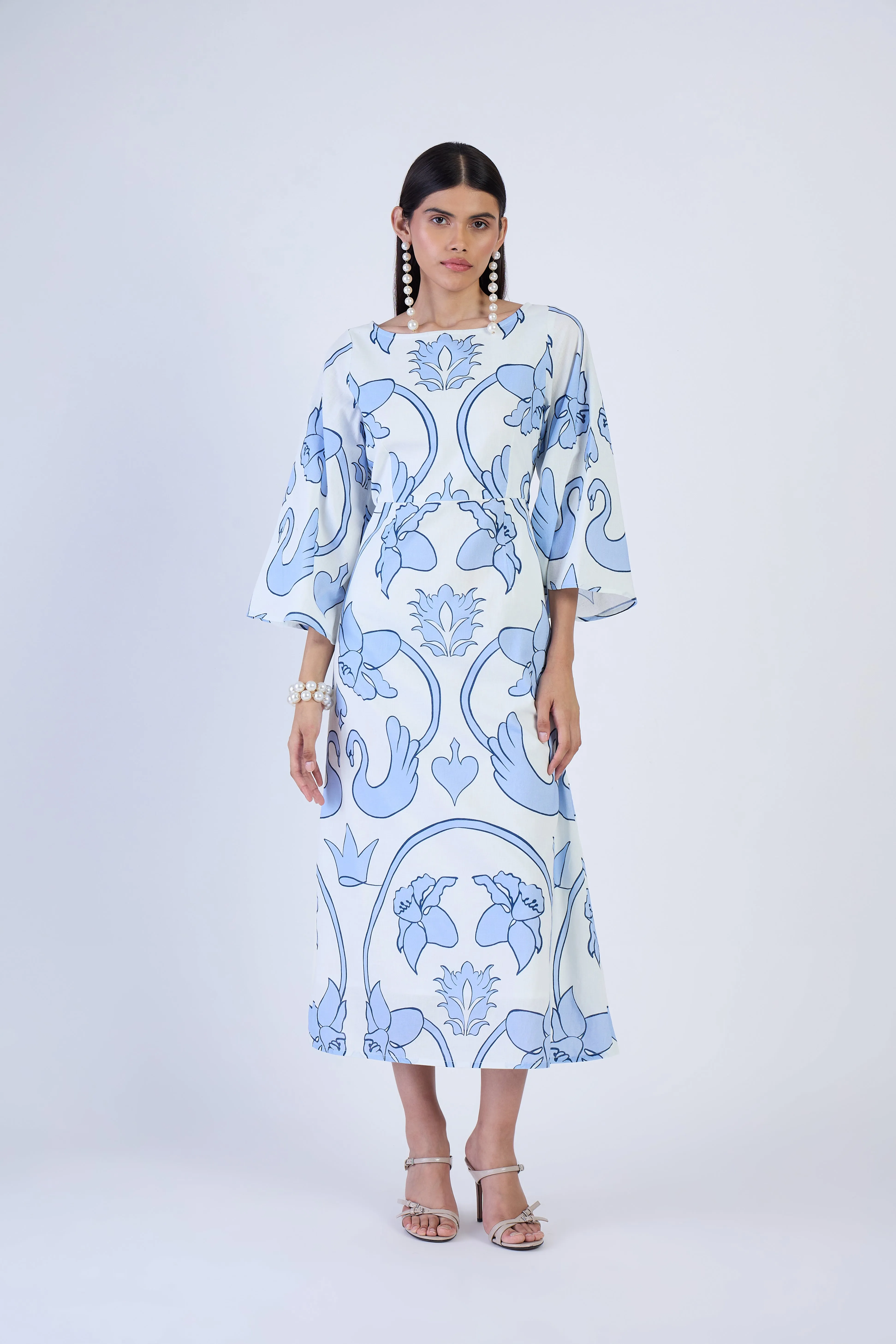 991 Camelia sold by Beyond by Vera product image thumbnail 4