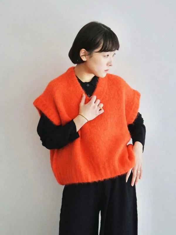 Gensou vest sold by RUS